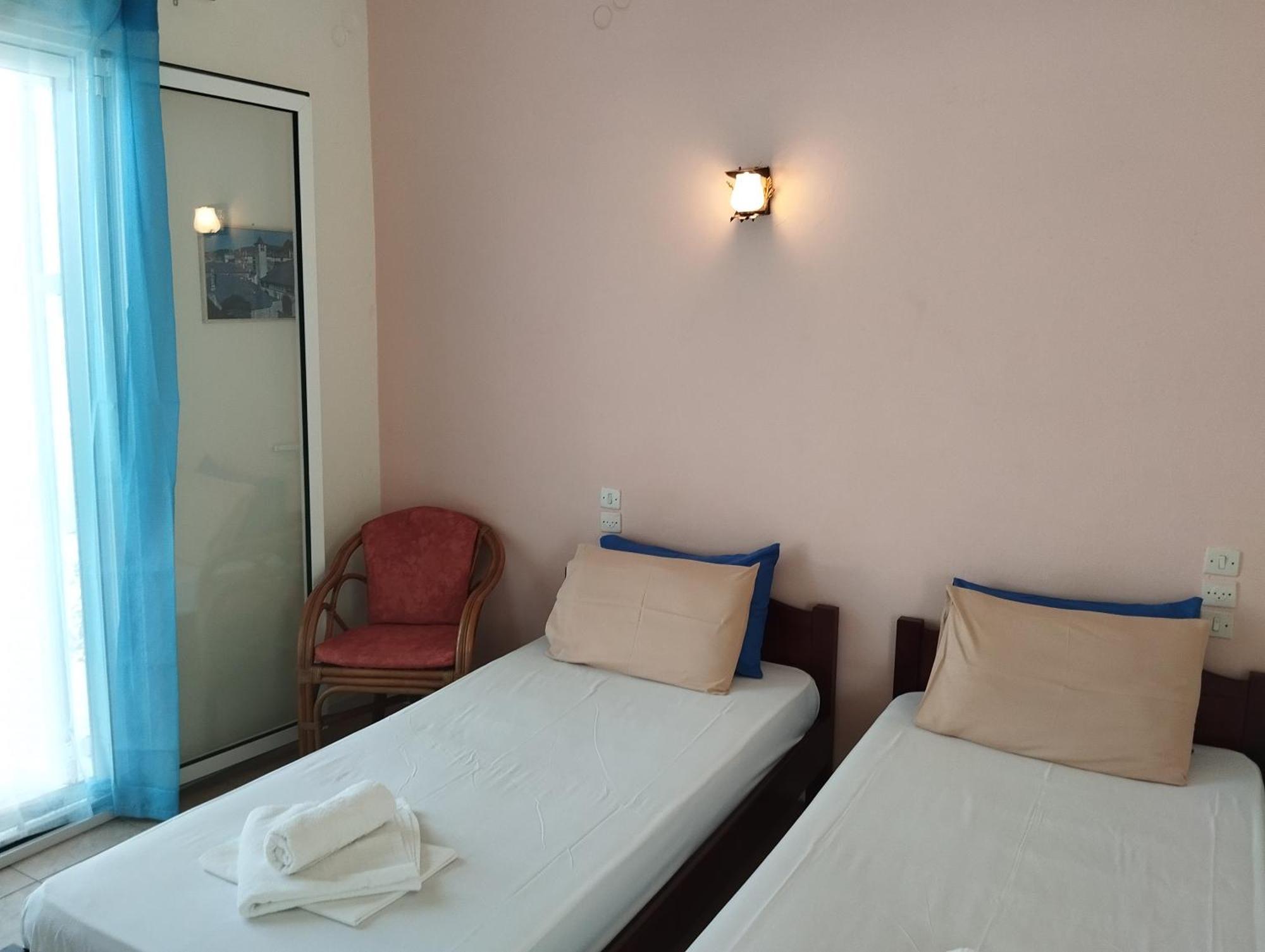 Hotel Neon Astron Kamena Vourla Exterior photo